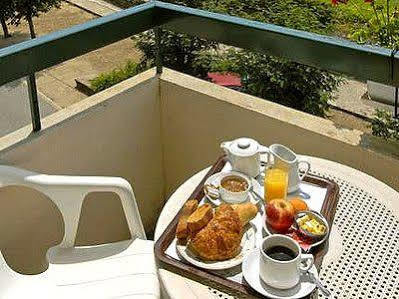 Les Chemins Francis - Modern Hotel Bagnols-les-Bains Esterno foto