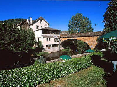 Les Chemins Francis - Modern Hotel Bagnols-les-Bains Esterno foto