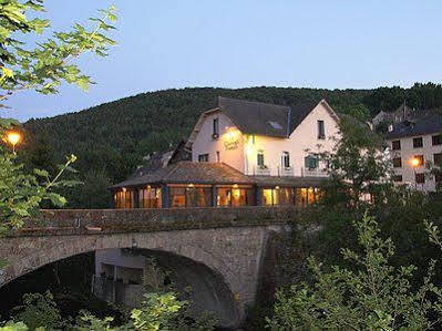 Les Chemins Francis - Modern Hotel Bagnols-les-Bains Esterno foto